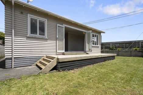 Photo of property in 8a Chard Street, Westown, New Plymouth, 4310
