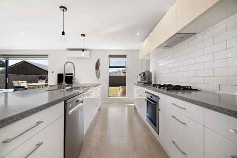 Photo of property in 11 Alice Burn Drive, Luggate, Cromwell, 9383