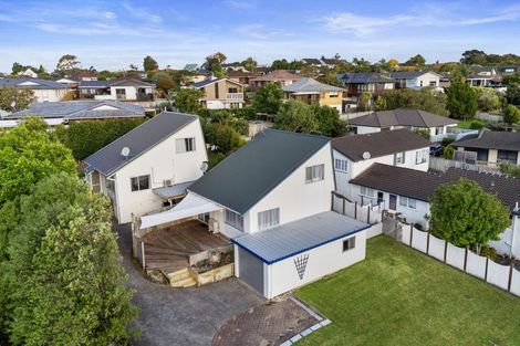 Photo of property in 1/116 Prince Regent Drive, Half Moon Bay, Auckland, 2012