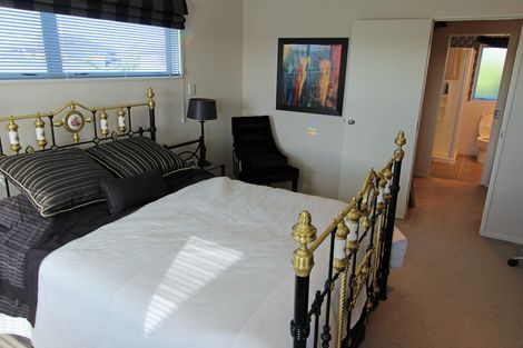 Photo of property in 44 Aberdeen Crescent, Wattle Downs, Auckland, 2103