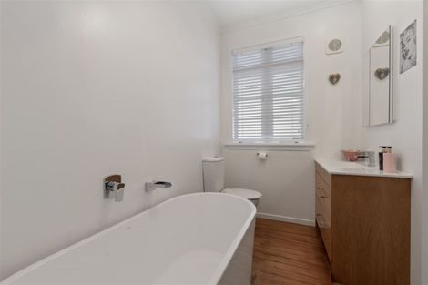 Photo of property in 1/12a Church Street, Devonport, Auckland, 0624
