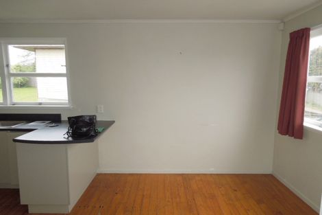Photo of property in 10 Trojan Crescent, New Lynn, Auckland, 0600