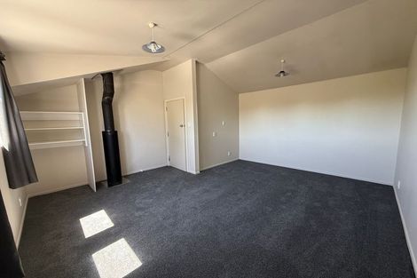 Photo of property in 15 Seddon Street, Takaro, Palmerston North, 4412