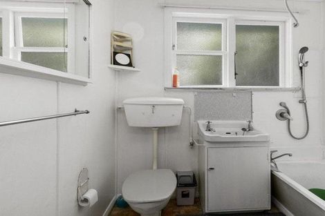 Photo of property in 286 Oxford Terrace, Avalon, Lower Hutt, 5011