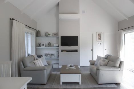 Photo of property in 728 Peak Road, Helensville, 0875