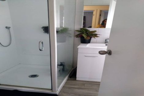 Photo of property in 10 Sabana Place, Unsworth Heights, Auckland, 0632