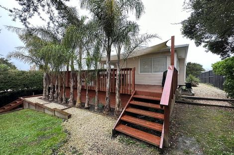 Photo of property in 3 Sispara Place, Beach Haven, Auckland, 0626