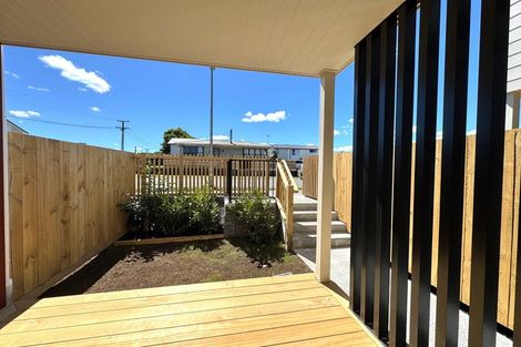 Photo of property in 56d Cyclamen Road, Mangere, Auckland, 2022