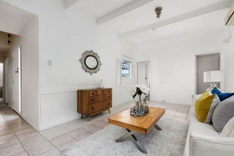 Photo of property in 12 Nor'east Drive, Northcross, Auckland, 0632