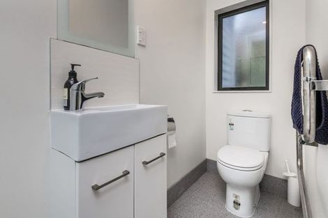 Photo of property in 11 Gordon Place, Newtown, Wellington, 6021