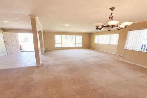 Photo of property in 16 Shankill Place, East Tamaki, Auckland, 2013