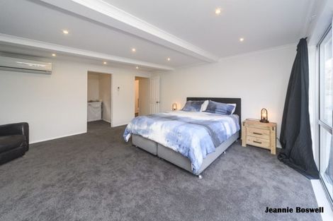 Photo of property in 40 Ruamahanga Crescent, Terrace End, Palmerston North, 4410