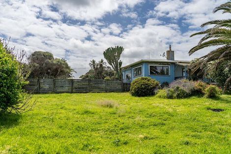 Photo of property in 8-10 Kelly Street, Baylys Beach, Dargaville, 0377