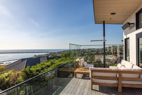 Photo of property in 83 Major Hornbrook Road, Mount Pleasant, Christchurch, 8081