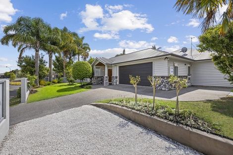 Photo of property in 2 Merlot Place, Rototuna, Hamilton, 3210