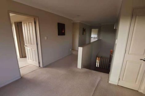 Photo of property in 40 Mandeville Place, Unsworth Heights, Auckland, 0632