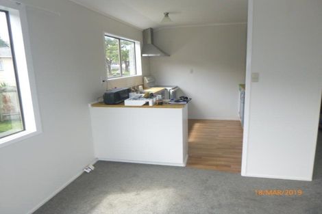 Photo of property in 8 St Catherine Crescent, West Harbour, Auckland, 0618