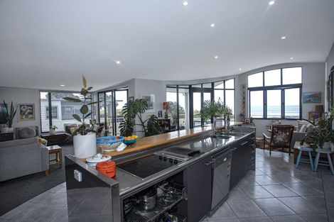 Photo of property in 1/203 Marine Parade, Mount Maunganui, 3116