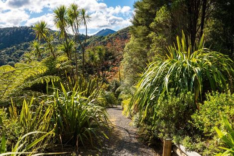 Photo of property in 259 Queen Charlotte Drive, Havelock, Picton, 7281