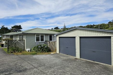 Photo of property in 15 Tawa Street, Tawa, Wellington, 5028