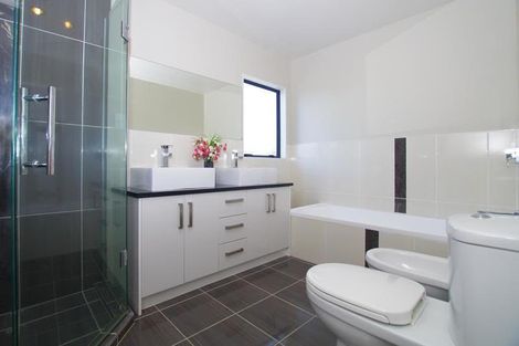 Photo of property in 26 Catlins Place, Fairview Heights, Auckland, 0632