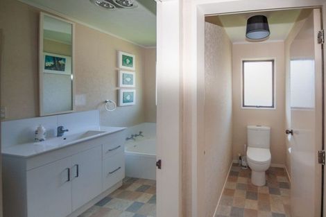 Photo of property in 13 Vincent Street, Waterloo, Lower Hutt, 5011