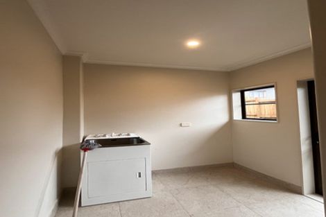 Photo of property in 8 Terrasini Drive, Flat Bush, Auckland, 2019