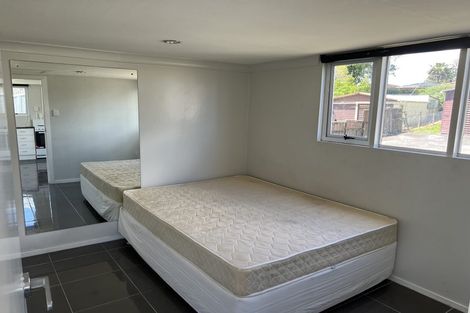 Photo of property in 41 Thornlow Street, Glendene, Auckland, 0602