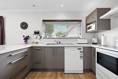 Photo of property in 11 Garland Drive, St Andrews, Hamilton, 3200