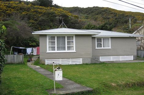 Photo of property in 3 Parenga Street, Wainuiomata, Lower Hutt, 5014