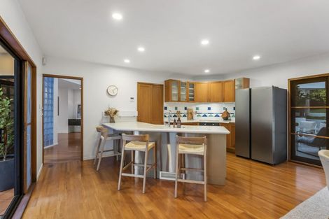 Photo of property in 1/52 Masterton Road, Rothesay Bay, Auckland, 0630