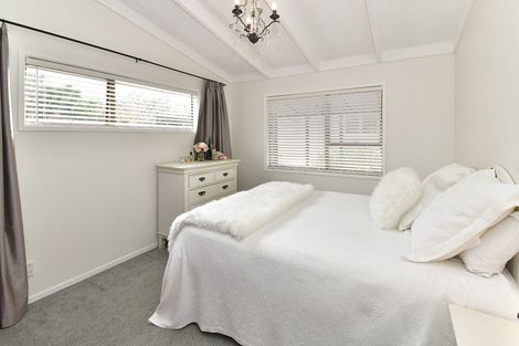 Photo of property in 19b Albatross Road, Red Beach, 0932