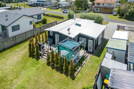 Photo of property in 211 Tui Road, Whangamata, 3620