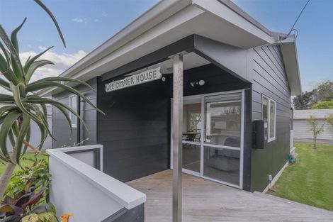 Photo of property in 6 Aputa Avenue, Te Puru, Thames, 3575