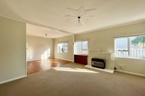 Photo of property in 26 Paynters Avenue, Strandon, New Plymouth, 4312