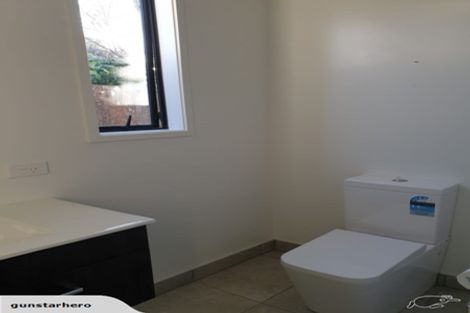 Photo of property in 9 Neil Avenue, Te Atatu Peninsula, Auckland, 0610