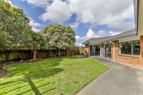 Photo of property in 13 Jeffery Reeve Crescent, Ranui, Auckland, 0612