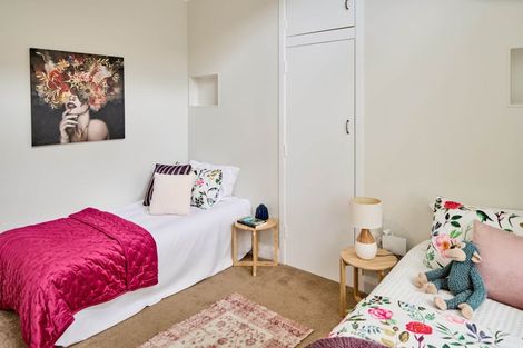 Photo of property in 134 Nevay Road, Karaka Bays, Wellington, 6022