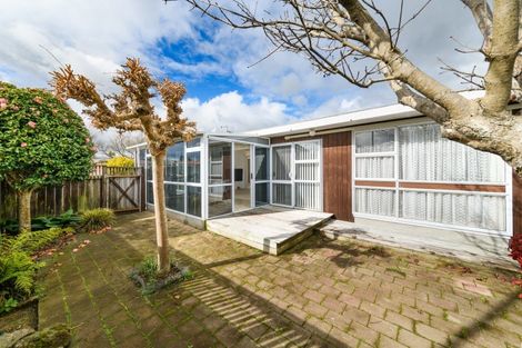 Photo of property in 1 Wharite Place, Awapuni, Palmerston North, 4412