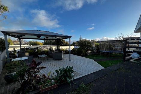 Photo of property in 1/6 Manuka Road, Glenfield, Auckland, 0629