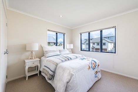 Photo of property in 5 Sonoma Crescent, Oteha, Auckland, 0632