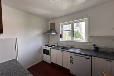 Photo of property in 2/20 Saint Michaels Crescent, Kelburn, Wellington, 6012