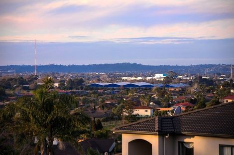 Photo of property in 36 Sapperton Drive, Henderson, Auckland, 0612