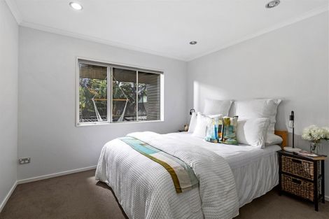 Photo of property in 88 Rising Parade, Fairview Heights, Auckland, 0632