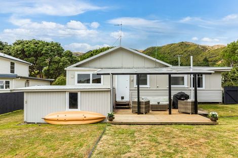 Photo of property in 3 Onepu Road, Pukerua Bay, 5026