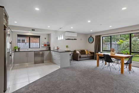 Photo of property in 10c Virginia Place, Whalers Gate, New Plymouth, 4310