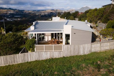 Photo of property in 16 Neston Grove, Churton Park, Wellington, 6037