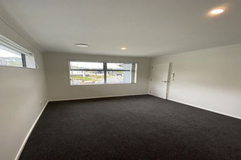 Photo of property in 9 Okataina Way, Aotea, Porirua, 5024