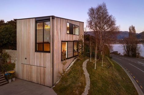 Photo of property in 9 Beacon Point Road, Wanaka, 9305