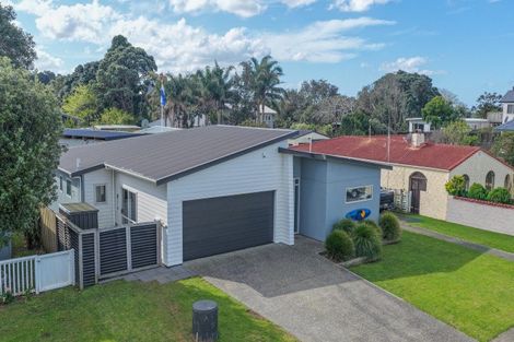 Photo of property in 10 Whiritoa Beach Road, Whiritoa, Whangamata, 3691